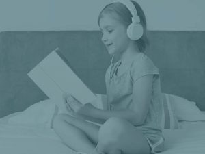 girlreading800x600